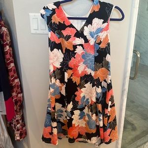 Size L vneck dress